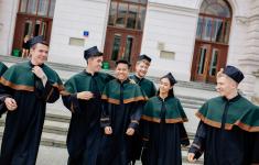 absolwenci absolwenci