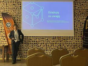 mgr inż. Piotr Mądry podczas Sympozjum Naukowego „Kompozyty – Teoria i Praktyka”
