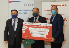 Marszałek Województwa Mazowieckiego Adam Struzik, Rektor PW prof. Krzysztof Zaremba i Wicemarszałek Wiesław Raboszuk, fot. funduszedlamazowsza.eu